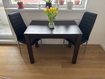 Predam jedalensky stol so stolickami