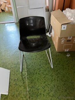 predám stohovateľné stoličky