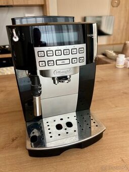 Kávovar De'Longhi Magnifica plus ECAM 22.323.B