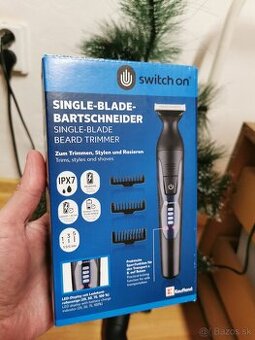 Holiaci nabíjateľný strojček