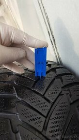 Predám  pneu Dunlop 225/50/16