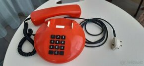 retro telefón oranžový