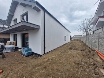 Luxusný 5 izb. byt s predzáhradkou, 2x park.miesto, BA II. P