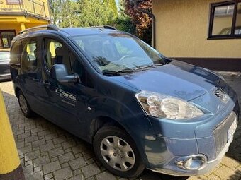 PEUGEOT PARTNER TAPEE HAPPY FAMILY 1,6 benzín