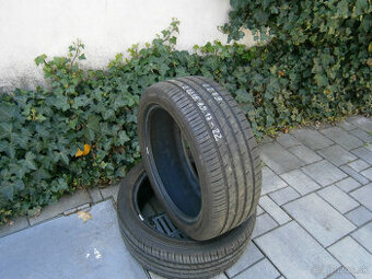 Predám 2x letné pneu Momo 215/45 R17 91YXL