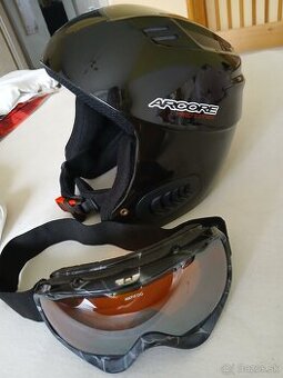 Prilba a okuliare na snowboard