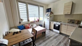 PREDAJ, 1 - izbový byt, 35 m2, 5. poschodie, Podháj