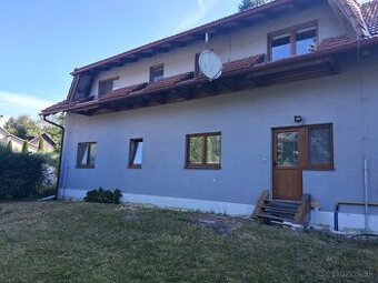 Priestranný rodinný dom v horskej oblasti Turčeka