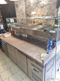 Pizza stôl s chladiacou vitrinou