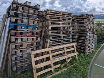 Drevené palety.