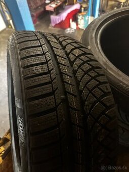 245/40R20