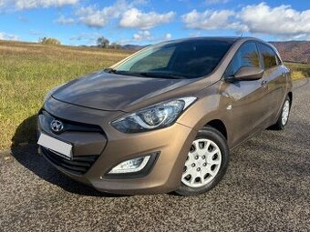 Hyundai i30 1.4i Benzin MPI DOHC CVVT Comfort//SK VOZIDLO//