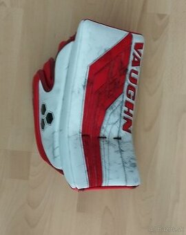 predám brankársku lapačku a vyrážačku vaughn senior