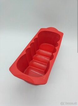 Tupperware kraľovská silikónová forma ( červená)