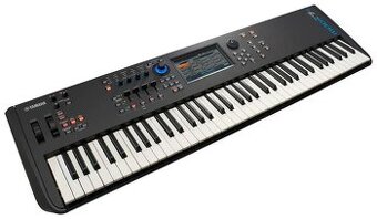 Yamaha MODX7+ s puzdrom - 1