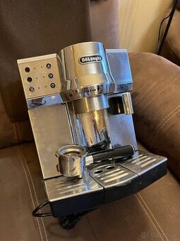 Kavovar Delonghi