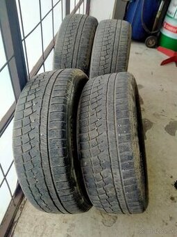 Pneu 215/55/17 zimne