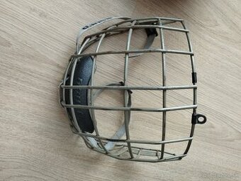 Mriežka na hokejovú prilbu