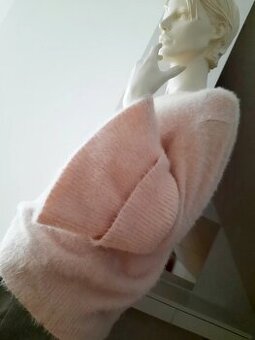 """SVETER S VOLÁNMI""" vel M