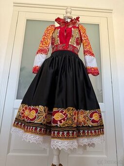 Kroj , krojový komplet