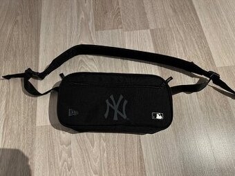 Predám ladvinku crossbody New Era NY - ako nová