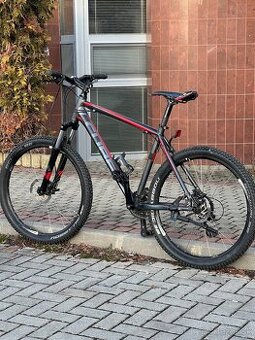Predám horský bicykel CUBE 26” – hydraulické brzdy