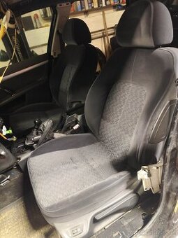 Peugeot 407 SW sedačky