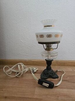 Liatinová elektrická petrolejka
