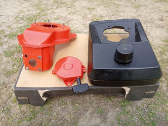 benzínová nádrž, chladiaci plech a štartér na Vari