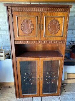 Starožitná vitrína