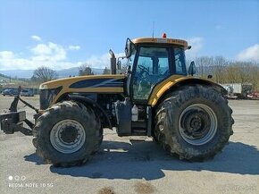 Challenger 665 B, traktor