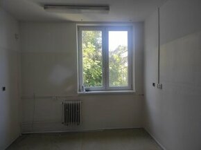 Kancelária 11,6 m2 v Nitre