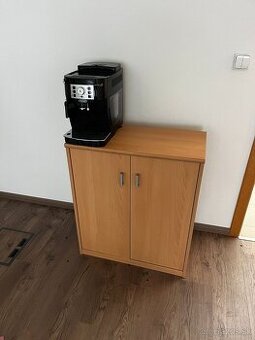 Predám skrinku - vhodná pod kávovar alebo do kancelárie