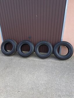 Predám letné pneu 215/70 R16 - 1