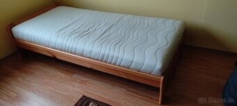posteľ 90 x 200 cm z borovicového masívu, aj s matracom