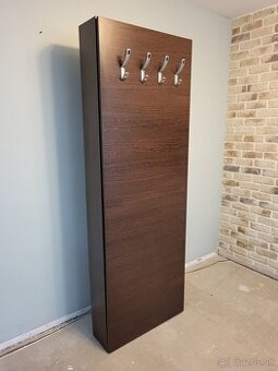 Skriňa na chodbu na mieru vo farbe wenge