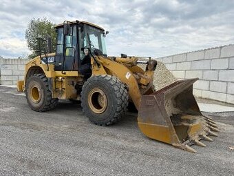 Celny nakladac Caterpillar 950H / 2010