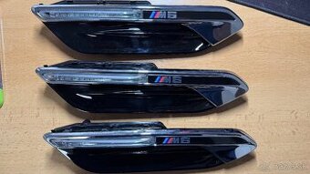 BMW M6 - bočný znak s LED smerovkou