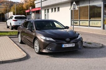 Toyota Camry 2.5 Hybrid, 131 kW (218 k), 2019