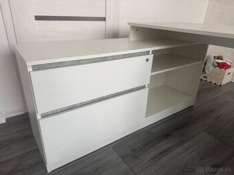 Počítačový stôl