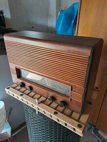 Radio Tesla 614A