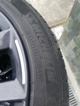 Michelin Primacy 3 letne 235 45 R17