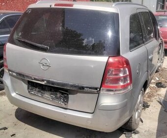 Opel Zafira B 2008 predám DVERE, PIATE DVERE, DVERE, NARAZNÍ