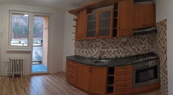 Prenajmem 3-izb. byt + loggia, 77m2 na Šípku zrekonštruovaný