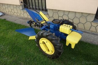 Podvozok na Agzat s pluhom