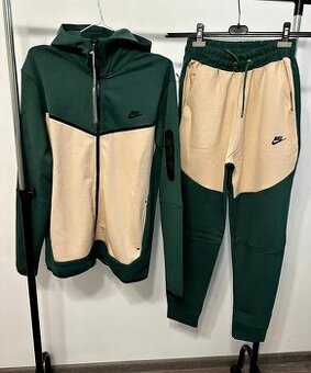 Nike Tech Fleece