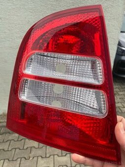 Predám ľavé zadné svetlo na Škoda Octavia I sedan facelift