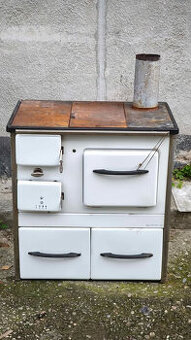 Sporák na tuhé palivo