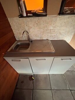 Umývadlo so skrinkou