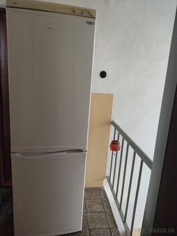 Funkcna chladnicka s mraznickou Polar